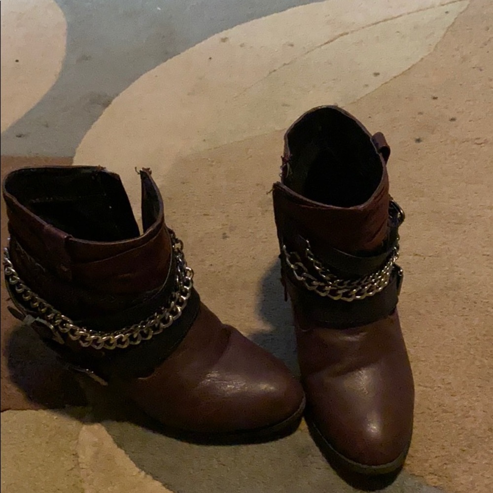 Buckle bootie